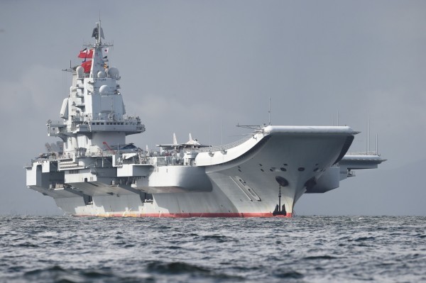 美國媒體近期內針對世界各國航空母艦進行最爛排名,中國產製的遼寧號榮獲冠軍。(法新社) 美國媒體近期內針對世界各國航空母艦進行最爛排名,中國產製的遼寧號榮獲冠軍。(法新社)
