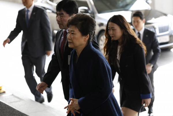 南韓前總統朴槿惠赴檢察廳接受調查。(法新社)