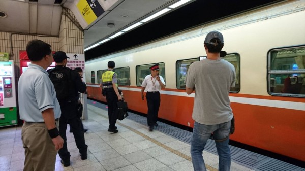 台北車站驚傳有旅客從月台跳下。（台鐵提供）