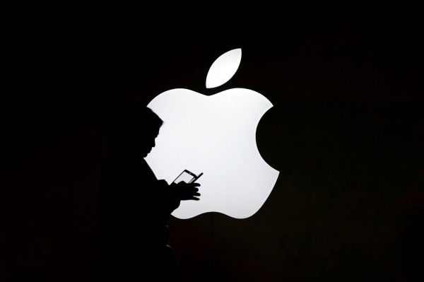 一項年度品牌聲譽調查顯示,蘋果公司(Apple)和Alphabet旗下的Google從排行榜中名次暴跌,跌出10名之外。(路透資料照)