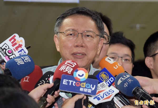 台北市長柯文哲25日於市府接受媒體聯訪。(記者黃耀徵攝)