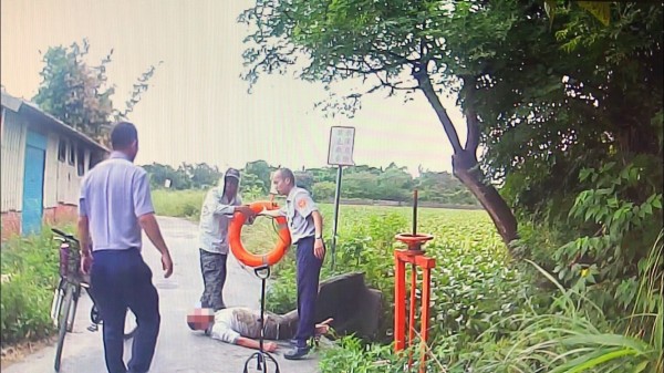 è­¦æ¹å¨3åéå§è¶å°ç¾å&nbsp;´å°è¡åä¸ä¾¿çé³ç¿æèµ·ï¼çµæä¸å&nbsp;´èé©ãï¼è¨èæå®¹èç¿»æï¼