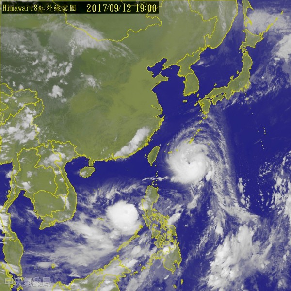 泰利颱風持續逼近台灣，氣象局在今（12）日下午2點30分已發布海上颱風警報，預計明（13）日凌晨2點30分將發布陸上颱風警報。（圖擷取自中央氣象局）