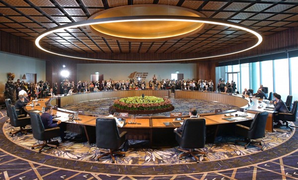 亞太經合會（APEC）領袖宣言破天荒難產後，主辦國巴布亞紐幾內亞總理歐尼爾23日公布主席聲明。（歐新社）