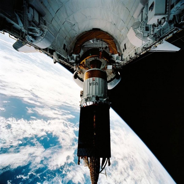 科學家計畫將人造衛星應用於觀測土石流。(示意圖 圖取自NASA)