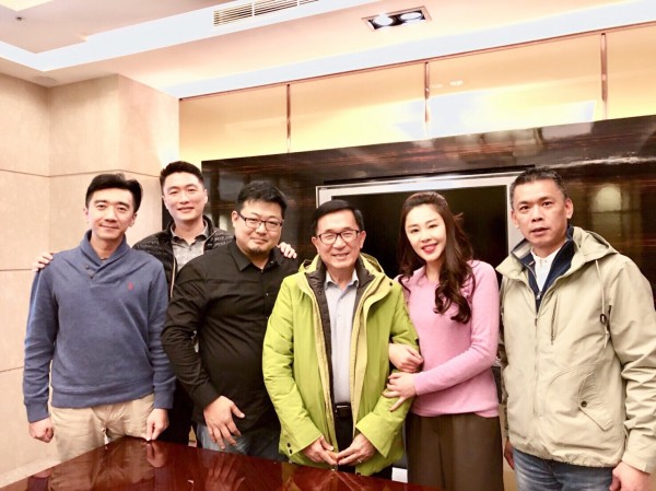 新北市議員李婉鈺南下高雄親向阿扁拜年。(讀者提供)