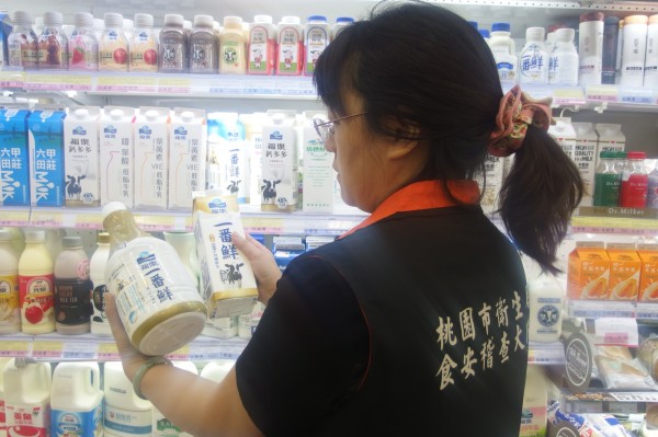 福樂生乳驗齣「康黴素」 工廠檢驗報告都「閤格」