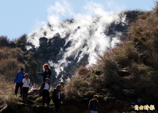 陽明山上居民最近發現,七星山東南麓近日已連日噴出白色氣體,質疑是如同小油坑的火山作用爆裂口將產生。圖為七星山步道示意圖,非新聞所指地點。(資料照,記者張嘉明攝)