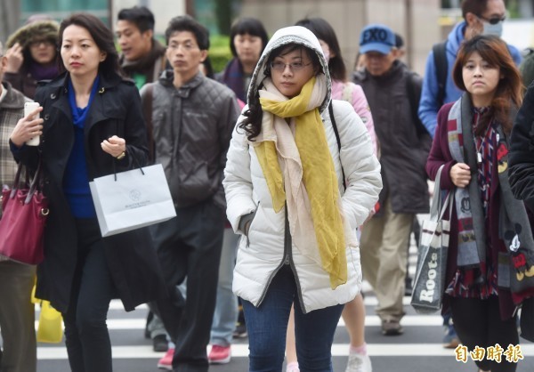 隨著乾冷空氣南下,各地已轉晴冷的天氣型態。(資料照)