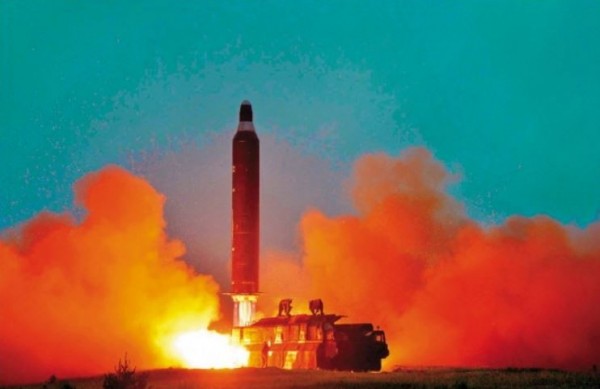 北韓於今晨往朝鮮半島東海方向試射了一枚彈道飛彈,這也是川普上任美國總統後,北韓第一次試射飛彈。(法新社檔案照)