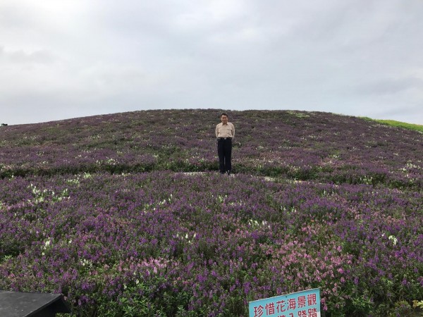 鄉民笑稱柯P是邊緣人。(圖擷取自柯文哲臉書)