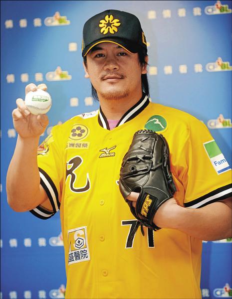 曹錦輝於2009年3月自大聯盟返回中職加入兄弟象，10月即爆發打假球案。（資料照）