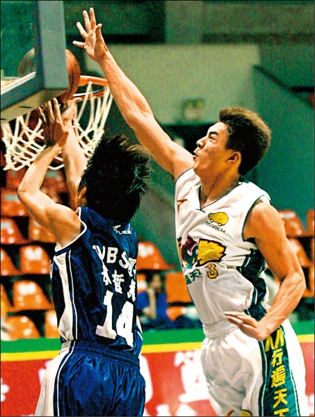 HBL30歲了,賽事中培養了許多超級球星,圖右為陳信安。(本報資料照) HBL30歲了,賽事中培養了許多超級球星,圖右為陳信安。(本報資料照)