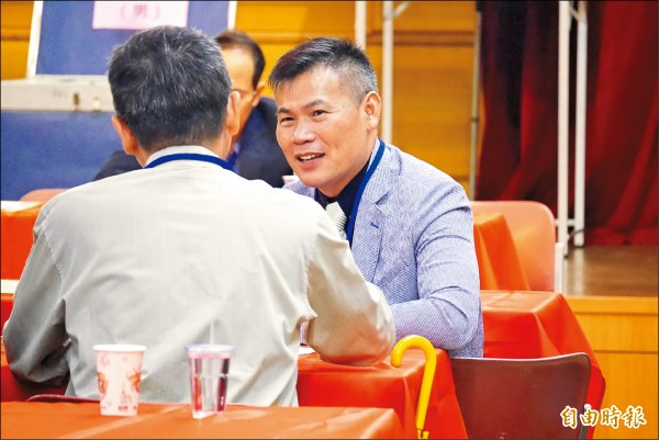 台灣男籃總教練周俊三(右)當選中華奧會委員。(記者卓佳萍攝) 台灣男籃總教練周俊三(右)當選中華奧會委員。(記者卓佳萍攝)