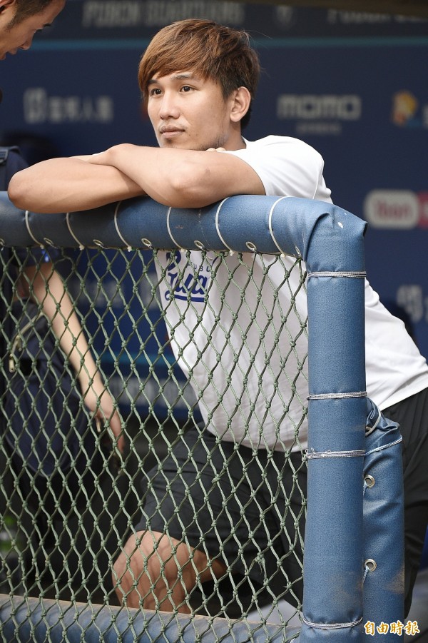 黃勝雄被爆已婚還追別的女生。(資料照,記者陳志曲攝)
黃勝雄被爆已婚還追別的女生。(資料照,記者陳志曲攝)
