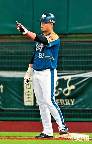 桃猿朱育賢昨繳出猛打賞,並敲回勝利打點,獲選單場MVP。(記者黃志源攝) 桃猿朱育賢昨繳出猛打賞,並敲回勝利打點,獲選單場MVP。(記者黃志源攝)