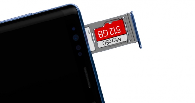 Galaxy Note 9 內建記憶體有6GB、8GB 兩種版本，手機內建容量則有128GB、 512GB兩種選擇。手機支援microSD外接記憶卡最高可達512 GB。（圖／三星）