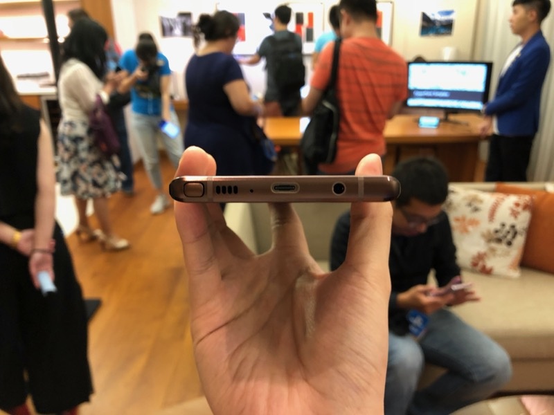 Note 9 仍保留了 3.5mm 耳機孔（圖／記者黃敬淳攝）