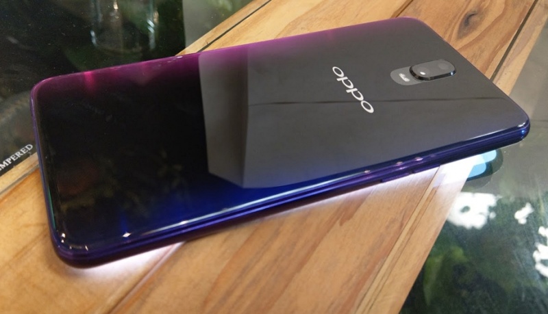 OPPO R17 (圖記者劉惠琴攝）