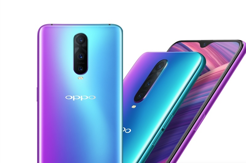 OPPO R17 率先於中國開賣，台灣預計10 月引進登台開賣。機身有漸層紫紅、藍綠，以及霧面漸層變色，三種顏色選擇。(圖記者劉惠琴攝）