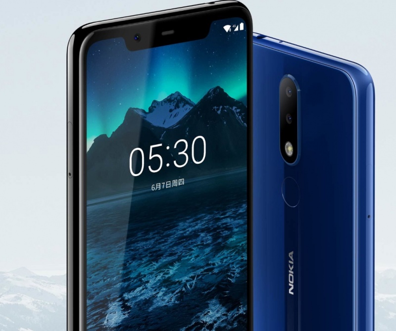 Nokia X5 （國際版名稱為Nokia 5.1 Plus），機身正面採用劉海全螢幕的設計、機身背蓋搭載雙主鏡頭，並提供黑、白、藍三種顏色。（圖片來源／翻攝自Nokia  中國官網）