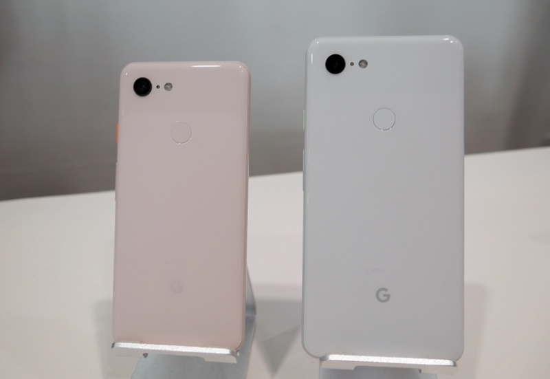Google 新一代的Pixel 3 系列旗艦雙機，5.5 吋的Pixel 3、6.3吋的Pixel 3 XL。（圖記者劉惠琴攝）