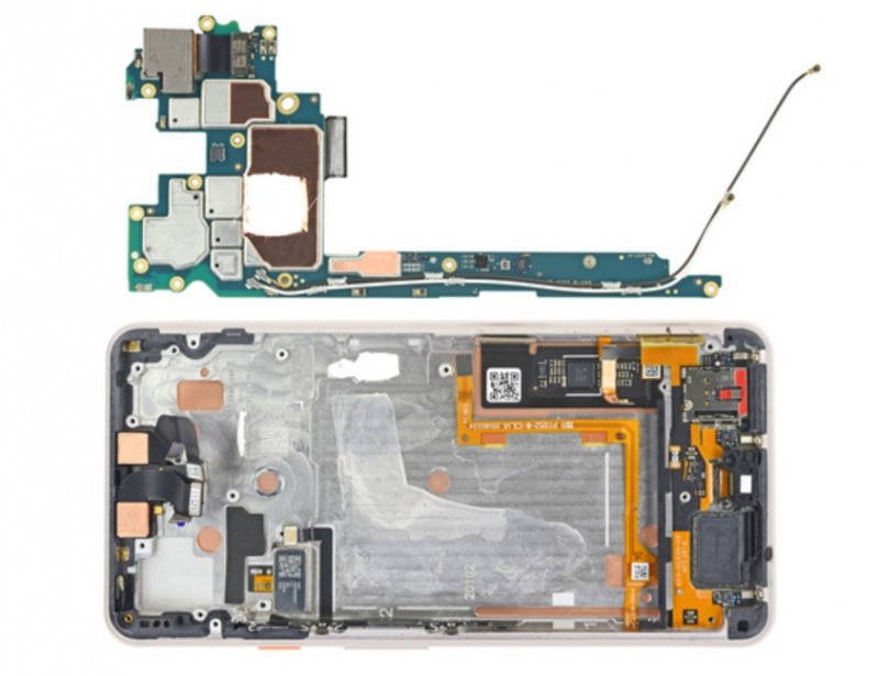 Google Pixel 3 XL。（圖翻攝自iFixit)