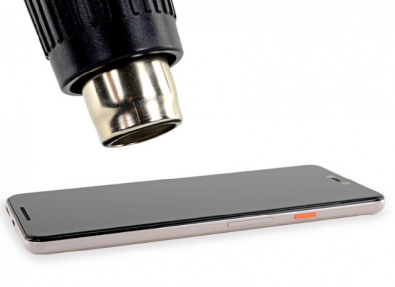 Google Pixel 3 XL 採用6.3吋OLED螢幕，支援HDR技術。（圖翻攝自iFixit)