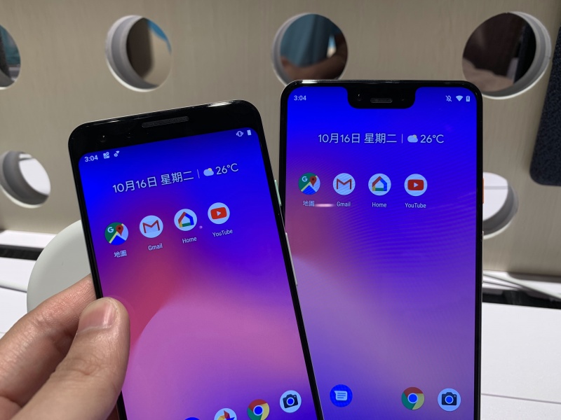 Google 首度在台開賣第三代旗艦機 Pixel 3、3 XL，螢幕分別為5.5吋、6.3吋。機身有黑、白、淡雅粉紅三種顏色。（圖／記者黃敬淳攝）