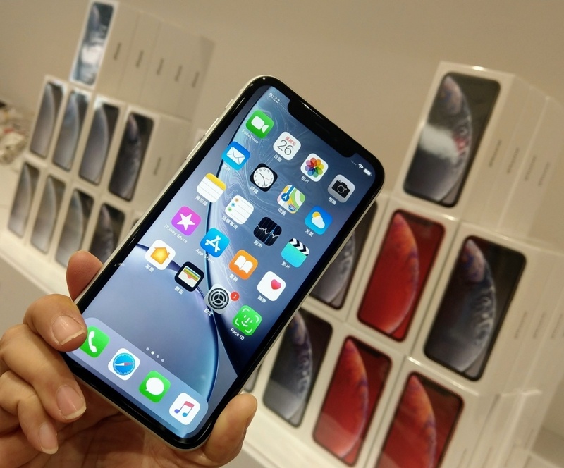iPhone XR 登台開賣（圖片來源／記者劉惠琴攝）