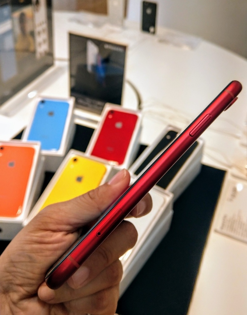 iPhone XR 登台開賣（圖片來源／記者劉惠琴攝）