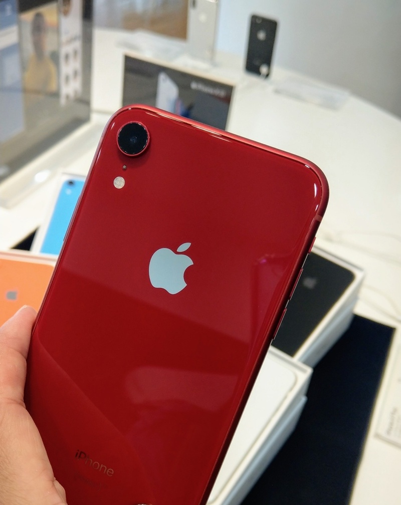 iPhone XR 登台開賣（圖片來源／記者劉惠琴攝）