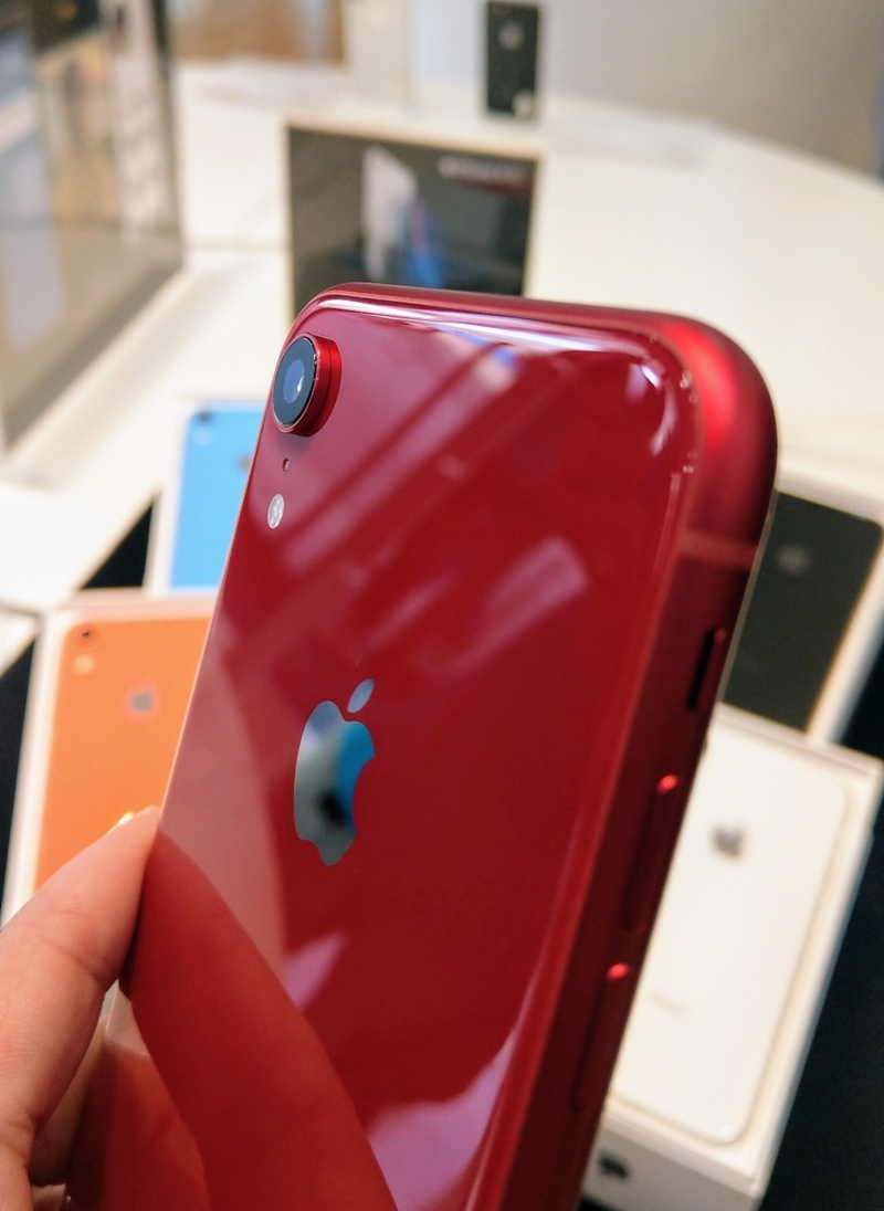 iPhone XR 登台開賣（圖片來源／記者劉惠琴攝）