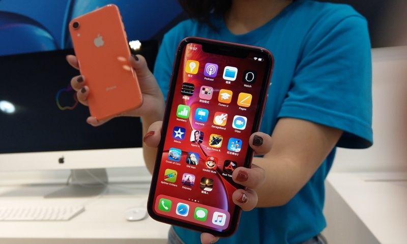 iPhone XR 登台開賣（圖片來源／記者劉惠琴攝）
