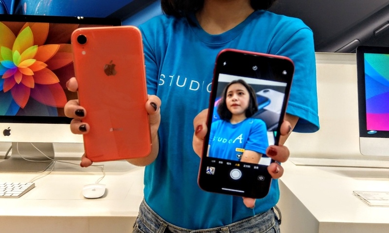iPhone XR 登台開賣（圖片來源／記者劉惠琴攝）