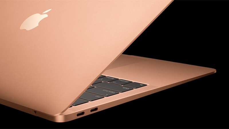 2018全新推出的 MacBook Air，是蘋果第一部以 100% 再生鋁金屬打造的 Mac。（圖片來源／蘋果提供）
