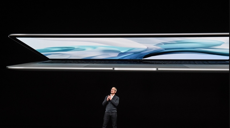 13.3吋的MacBook Air 薄度僅1.56公分、重僅1.25 公斤。（圖片來源／法新社）