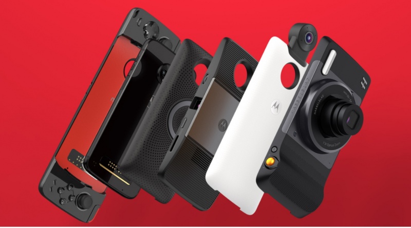 MOTO Z3，搭載 6 吋 Super AMOLED 螢幕。並可透過專屬MOD模組配件，擴充功能，包括：5G數據通訊、十倍光學變焦的鏡頭模組等。（圖／翻攝自 Moto 官網）（圖／翻攝自 Moto 官網）