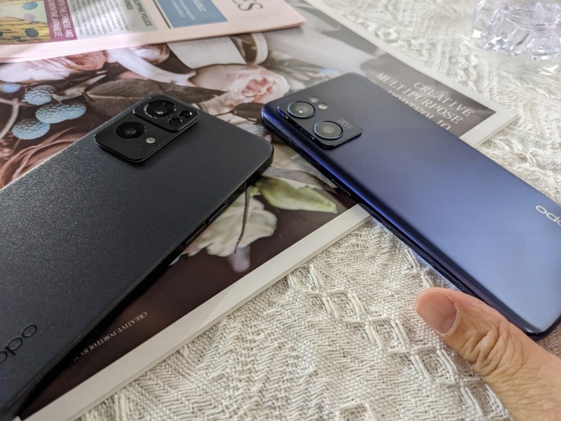 OPPO Reno7 Pro 則是推出「星雨藍」和「星夜黑」兩色，定價 NT$21,990元。2 月 19 日在 OPPO 自家通路及網路平台開賣，實體和電信通路於3月1日上市開賣。（圖／記者劉惠琴攝）