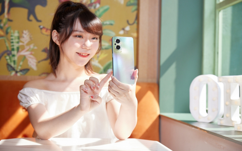 OPPO 中階機 Reno7 Z。（圖OPPO提供）