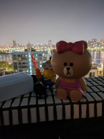 Pixel 7a 實拍照片夜拍模式。深夜頂樓陽台，極低光源環境，使用夜拍模式，仍可拍攝出不輸旗艦機的清晰度。（圖／記者劉惠琴攝）
