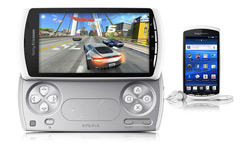 全世界第一款 PlayStation 認證的智慧型手機 Sony Ericsson Xperia PLAY - MWC 2011