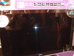 明碁 BenQ 發表黑湛屏 LED 大型液晶電視