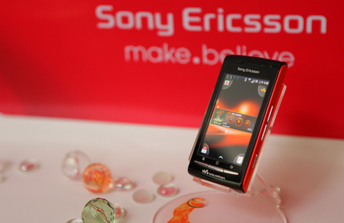 Sony Ericsson 發表 Walkman 音樂手機 W8 Sony Ericsson 發表 Walkman 音樂手機 W8
