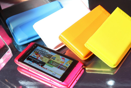 繽紛夏 Nokia N8 蜜桃首發 六款出色打造時尚