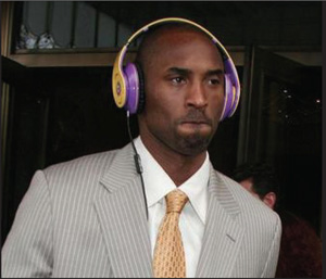 小賈斯汀最愛的 Baby！抵台路上形影不離 MONSTER 耳機