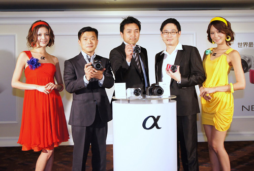 Sony  發表口袋單眼 α 數位單眼相機 NEX-C3 與 α 35