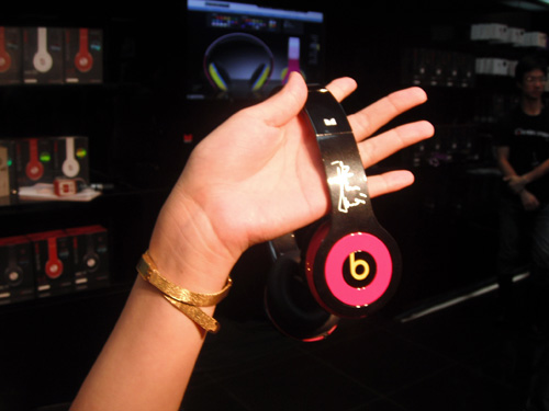 MONSTER、APPLE 與張惠妹跨界合作 推出製色 MONSTER "妹" 力魔聲簽名耳機