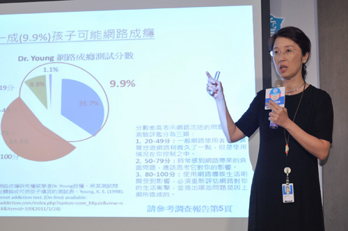 台灣微軟:「兒少網安調查結果出爐:一成學童可能網路成癮 五成愛玩超齡遊戲」