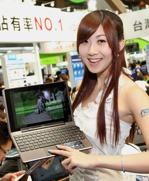 華碩應用展多重好禮放送 變形平板全面升級 Android 3.2 並首賣Eee Pad Slider 滑蓋平板